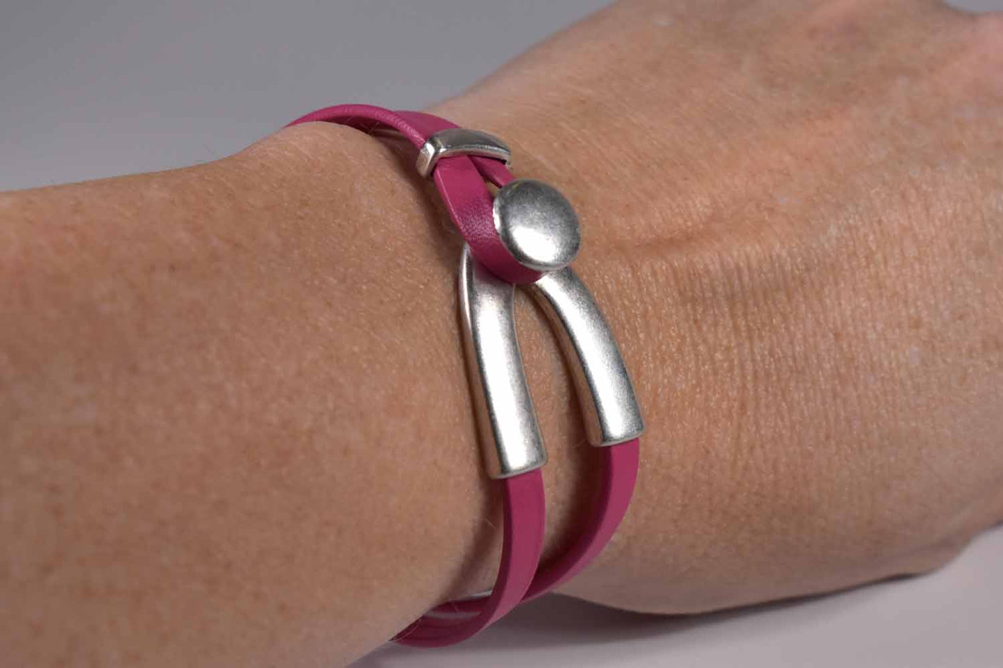 Rachel Leather Bracelet - Fuchsia