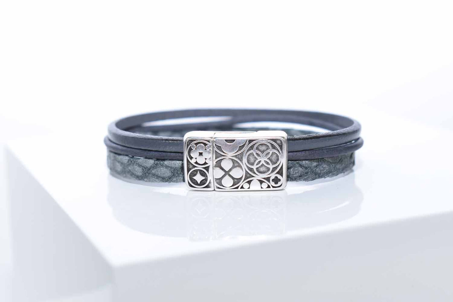 Libby Leather Bracelet - Dark Grey - Tina Lilja