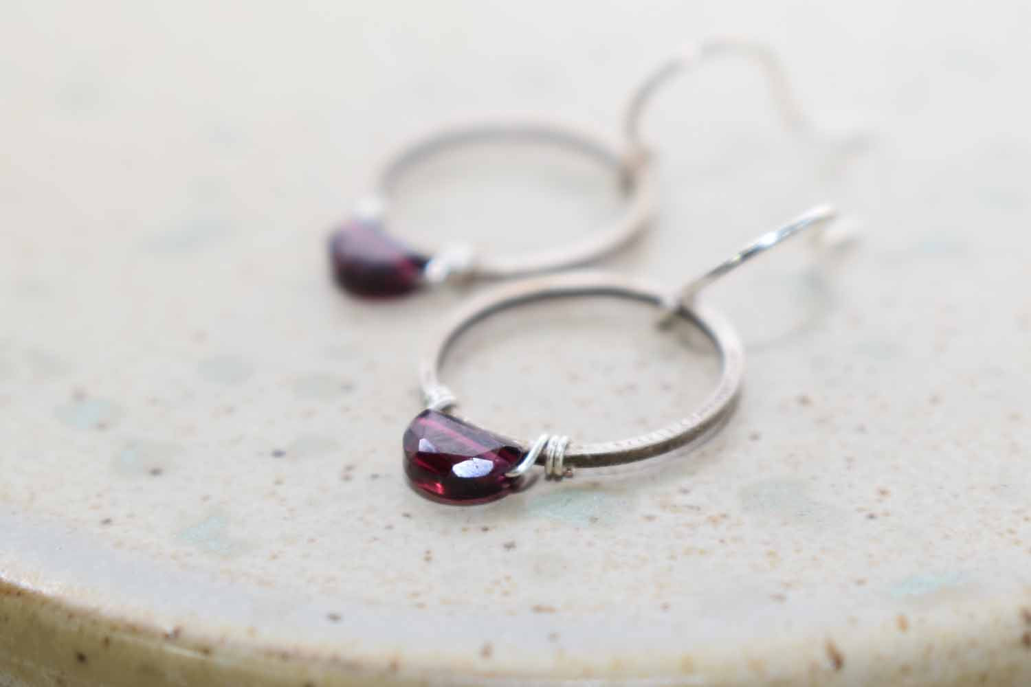 Gemma Earrings - Garnet - Tina Lilja