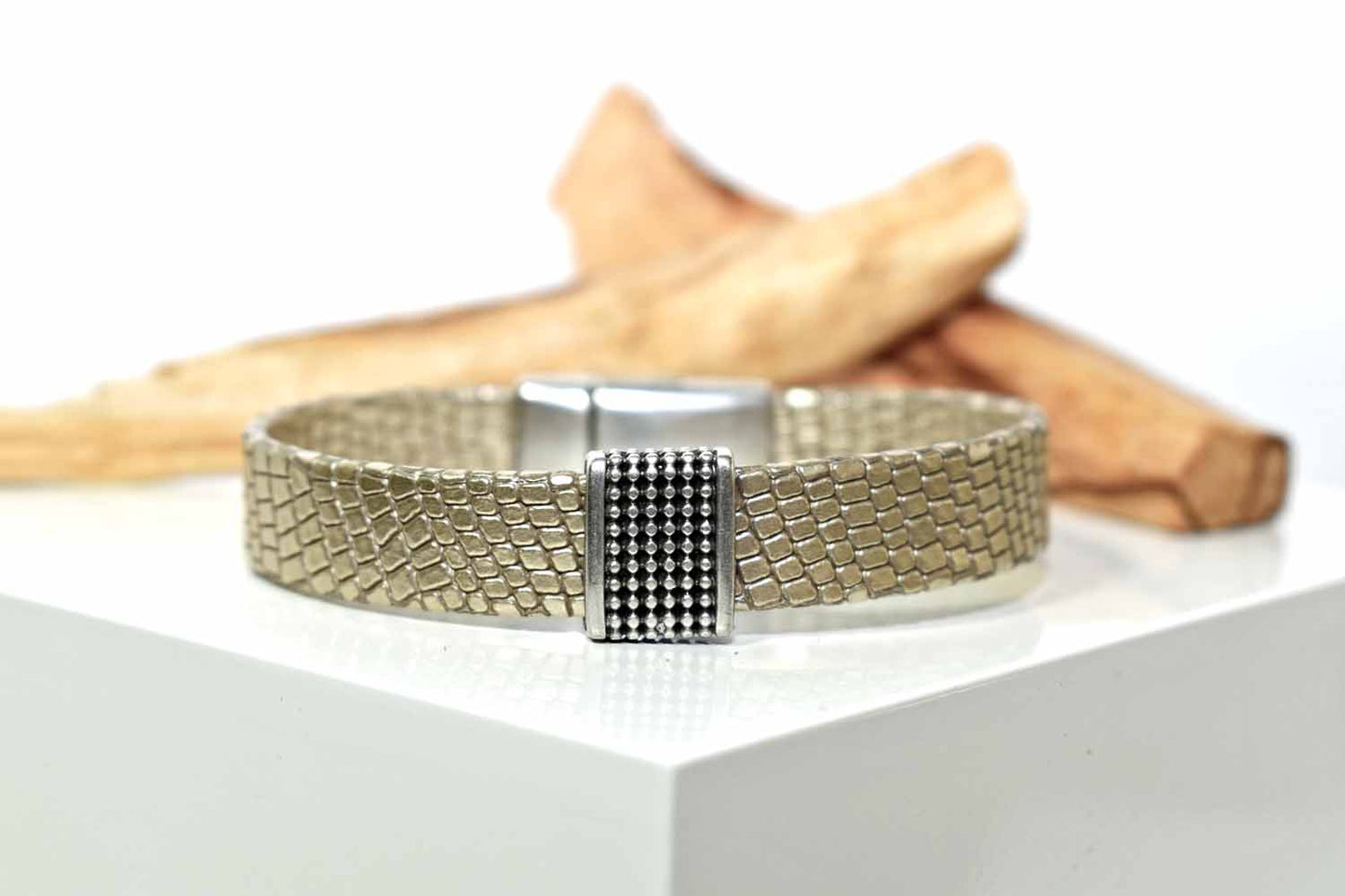 Gilded Leather Bracelet - Tina Lilja