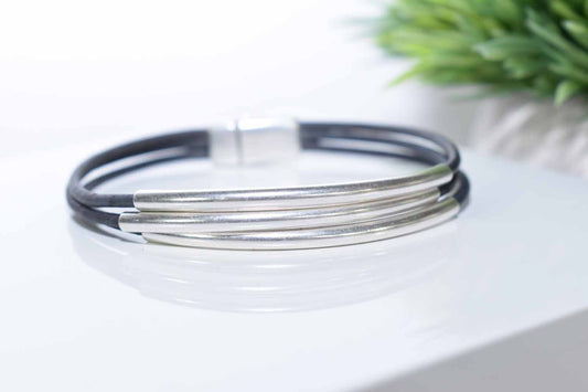 Halston Leather Bracelet - Soft Black - Tina Lilja