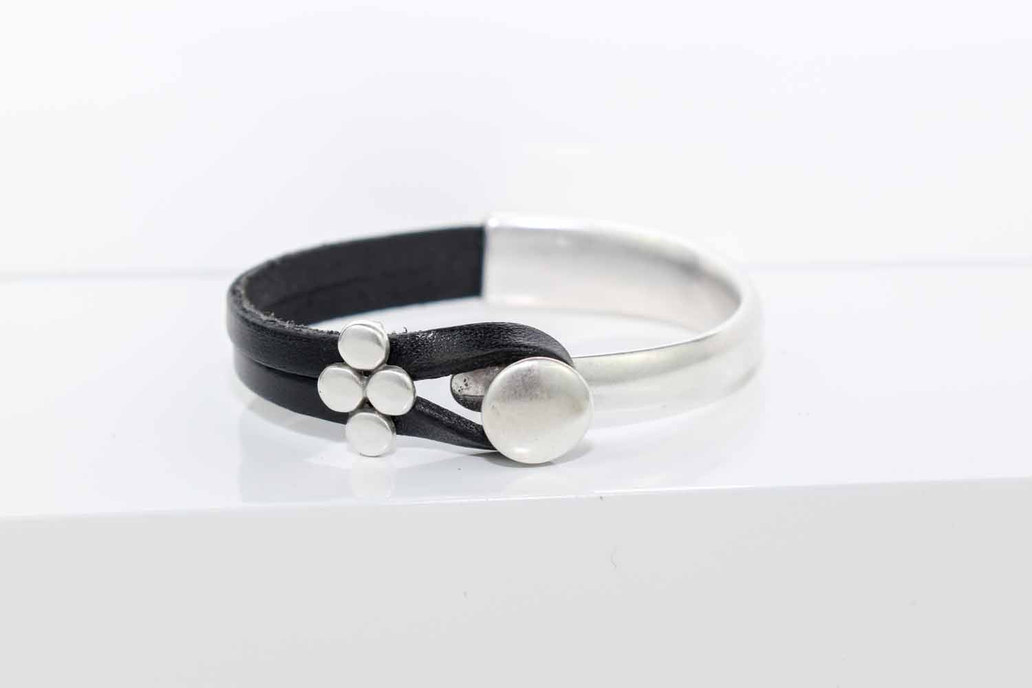 Jett Leather Cuff - Tina Lilja