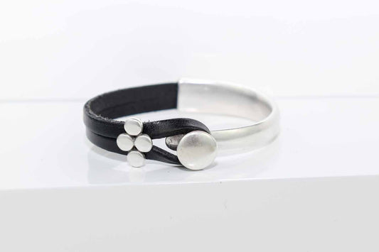 Jett Leather Cuff - Tina Lilja