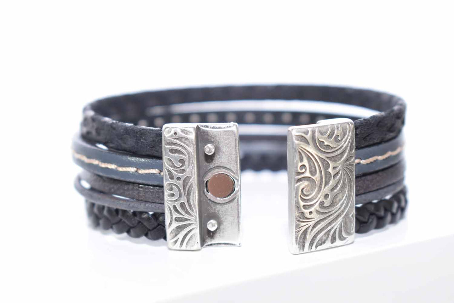 Julia Leather Bracelet - Tina Lilja