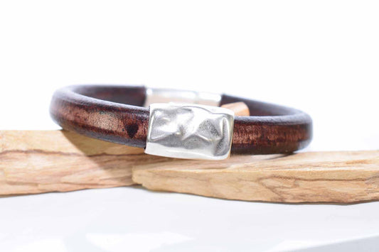 Tanner Leather Bracelet - Distressed Brown - Tina Lilja