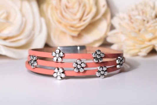 Daisy Leather Bracelet - Coral - Tina Lilja