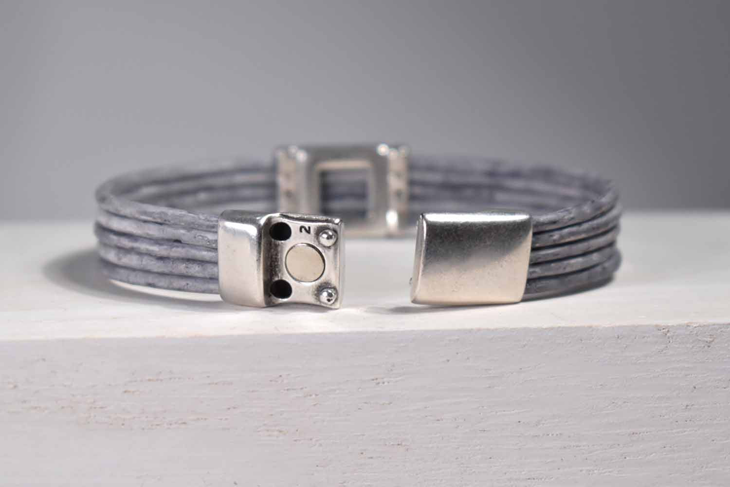 Merritt Leather Bracelet - Grey - Tina Lilja